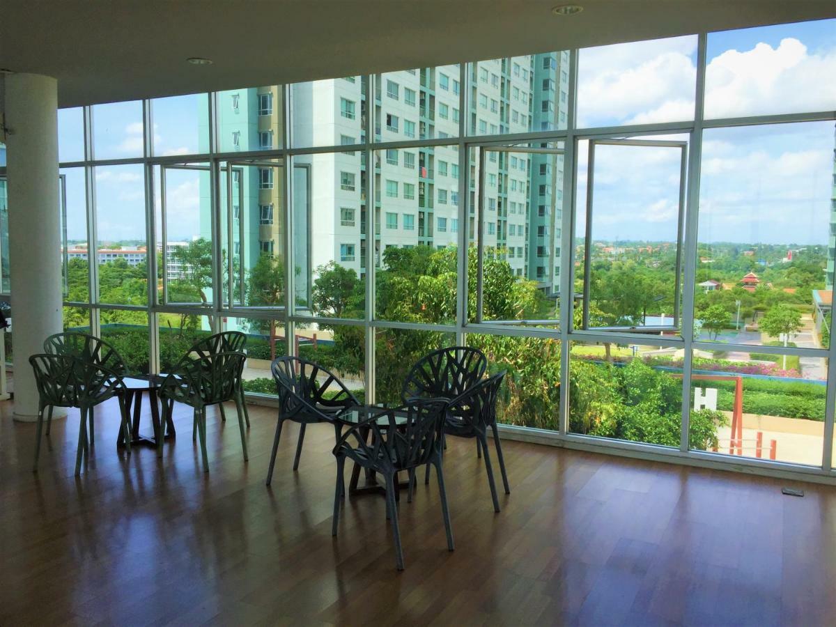 Cosy Lumpini Beachfront One Bedroom Jomtein Джомтиен Бийч Екстериор снимка